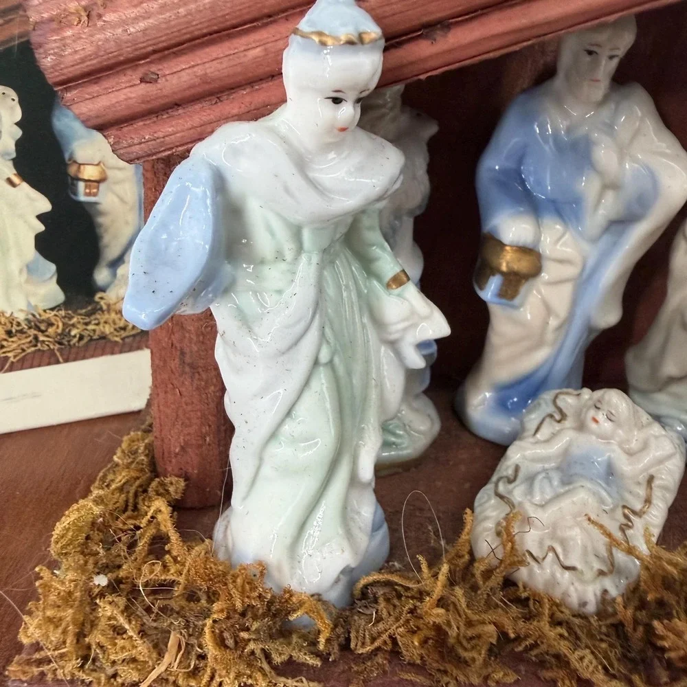 Pastel Porcelain Nativity Scene Wooden Stable Christmas Decor Holiday Display